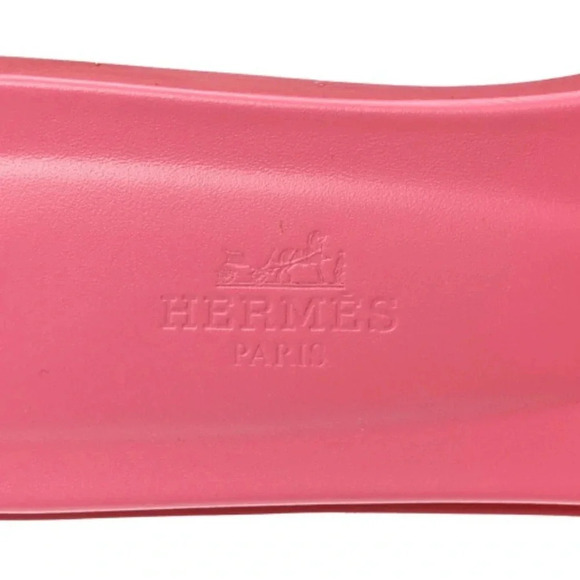 HERMES Oran sandal 
Rose De Venise
Gently used 
Wore 1 time on a vacation - Picture 6 of 12